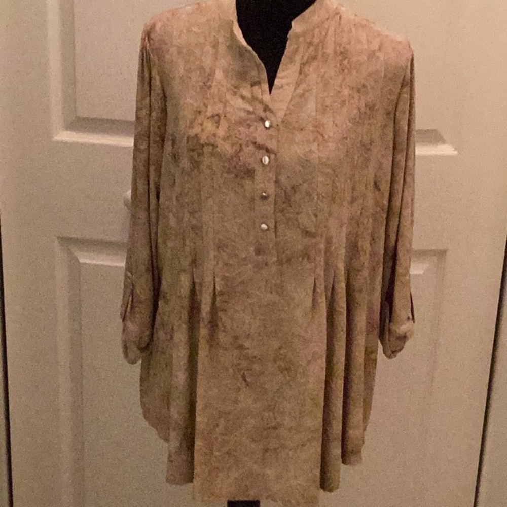 π»NWT Gorgeous New Directions NWT Closet Must Have 2X Top So Much Fun to Wear π» - Picture 1 of 8